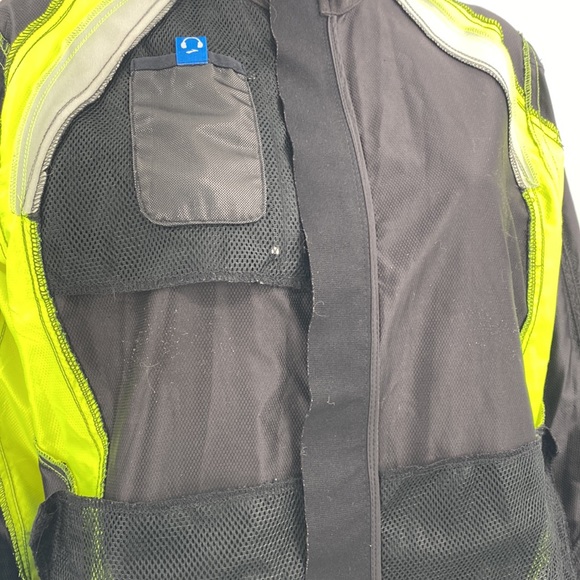 Brooks Night Vision Windbreaker - Picture 10 of 12